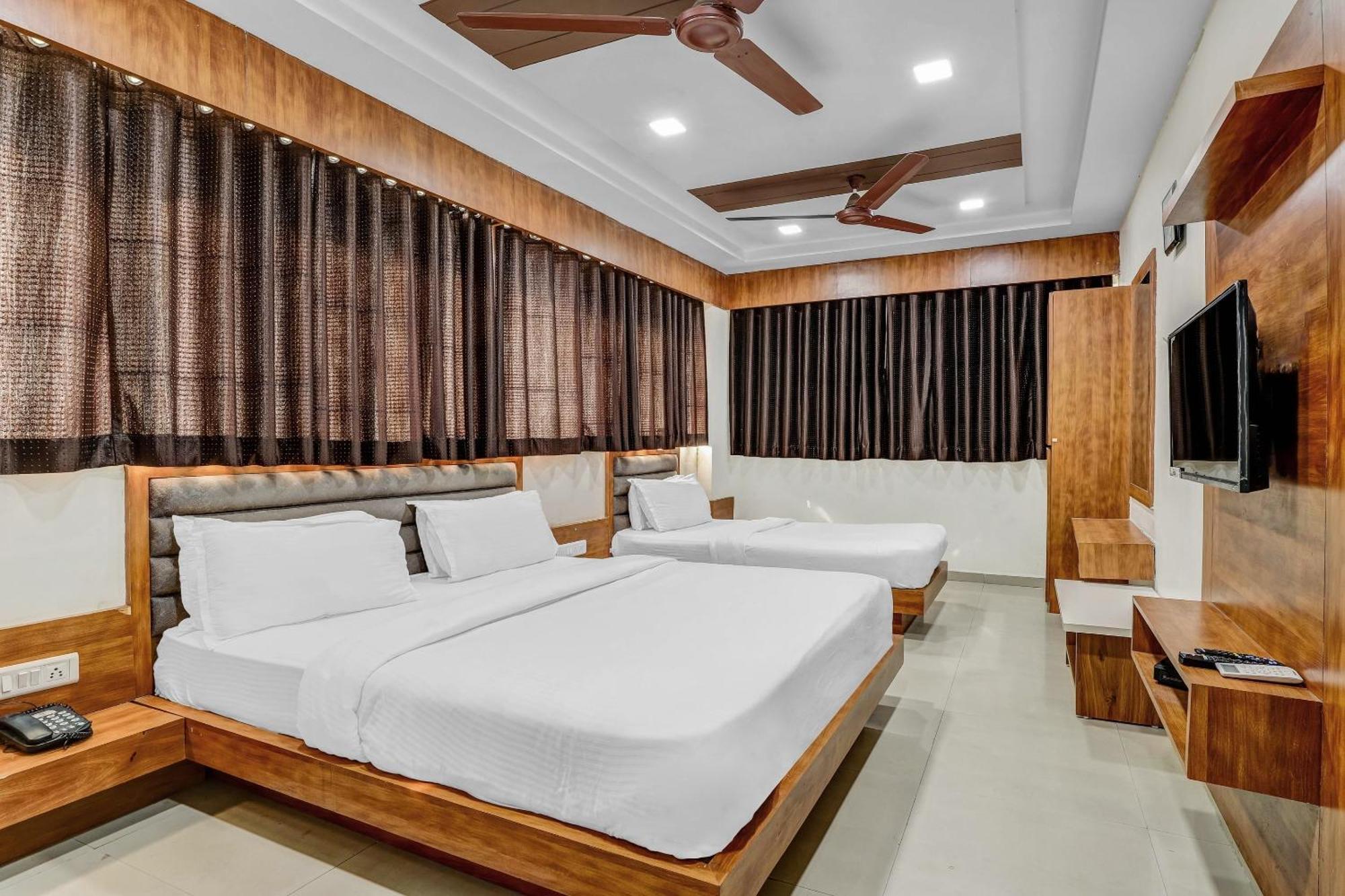 Отель Capital O Maple View Naroda Экстерьер фото
