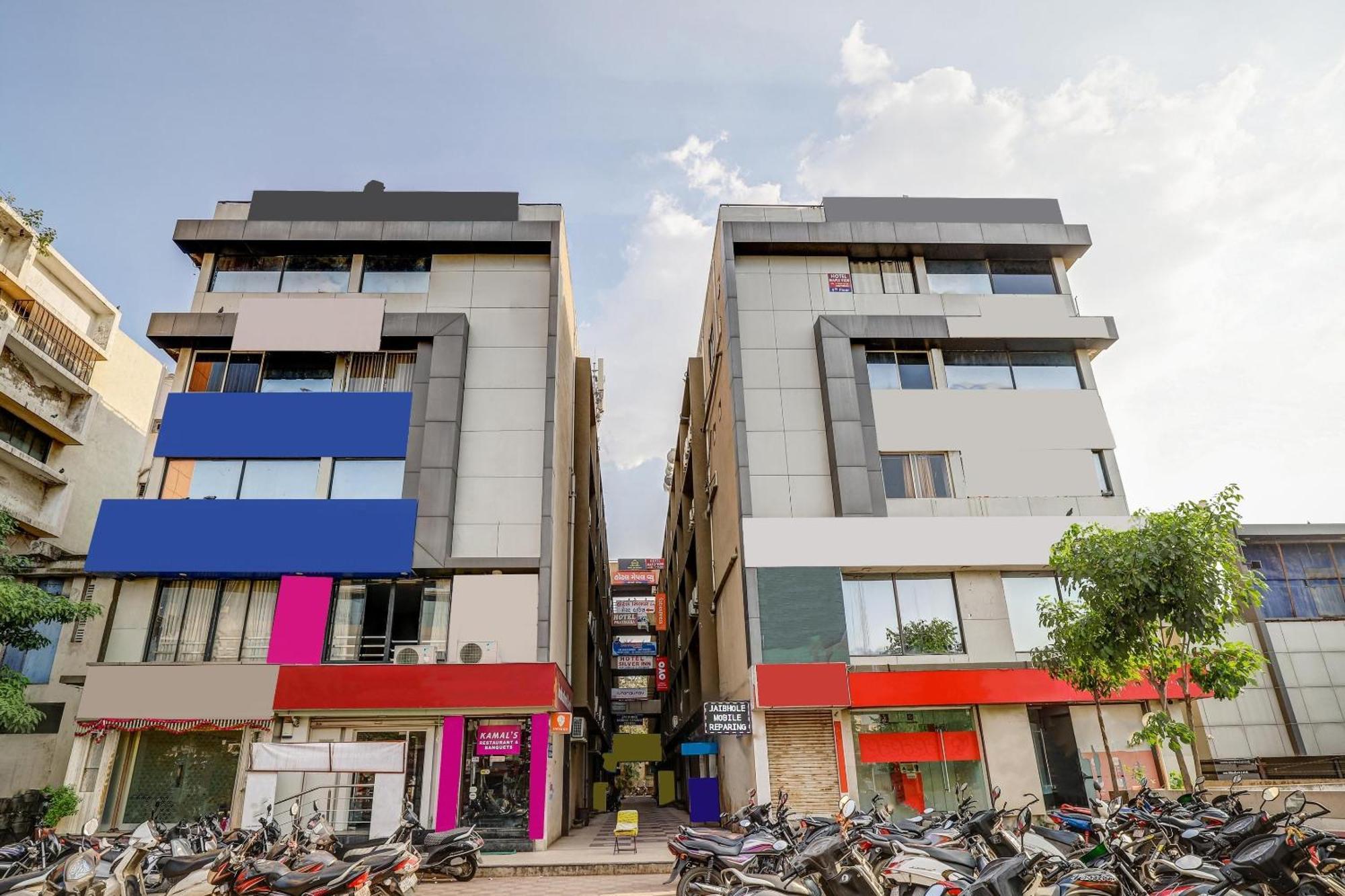 Отель Capital O Maple View Naroda Экстерьер фото