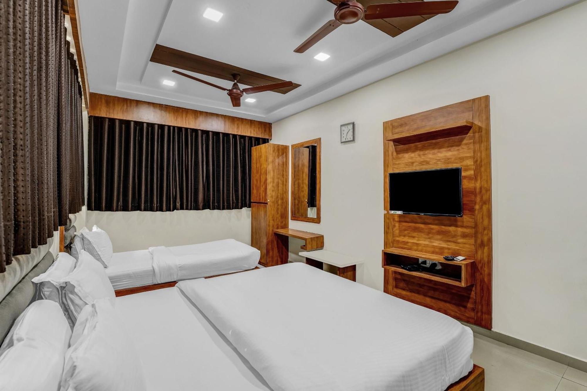 Отель Capital O Maple View Naroda Экстерьер фото