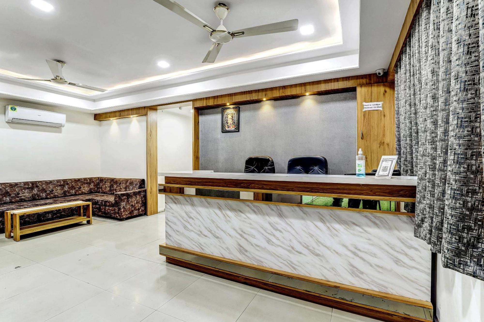 Отель Capital O Maple View Naroda Экстерьер фото