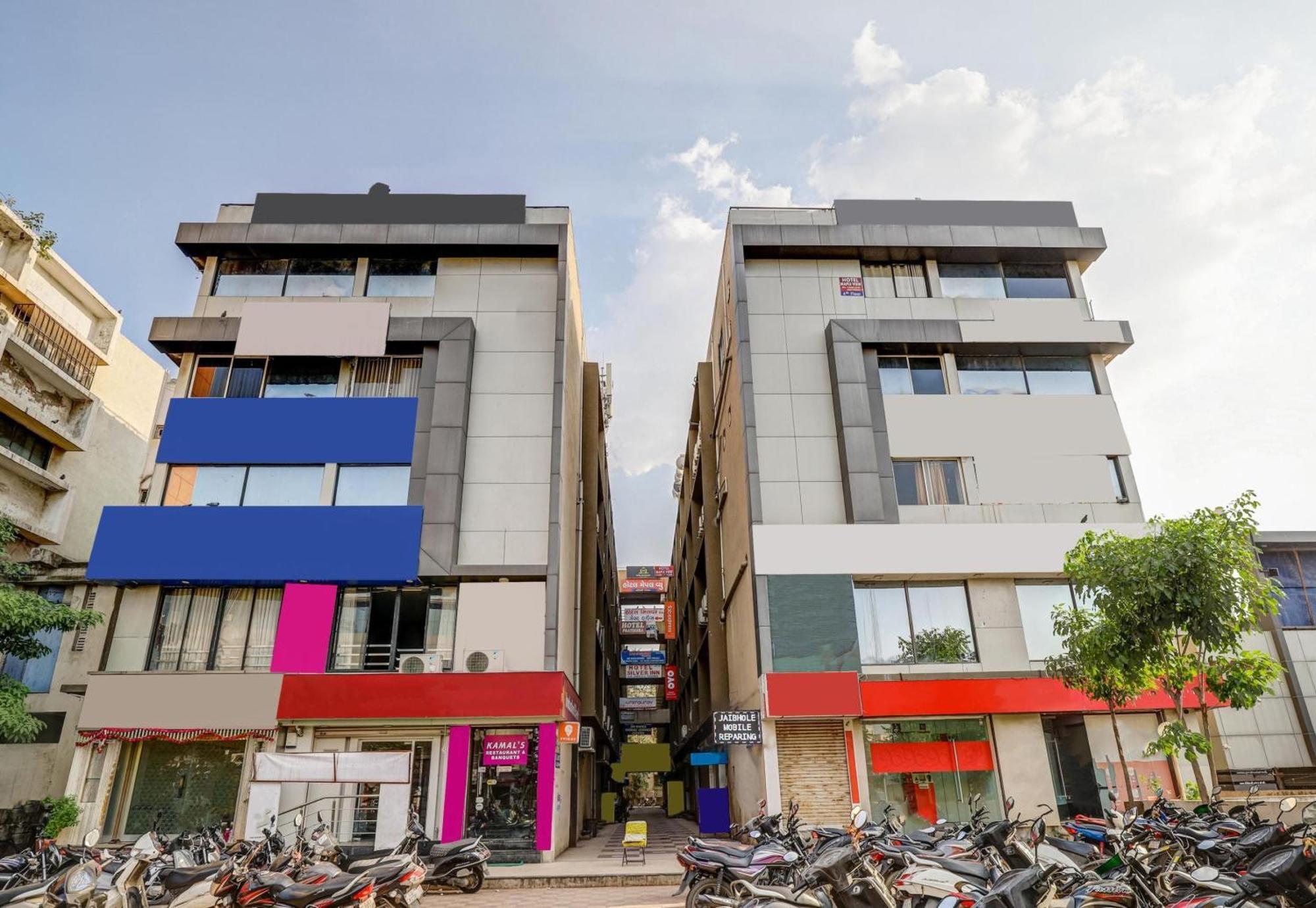 Отель Capital O Maple View Naroda Экстерьер фото