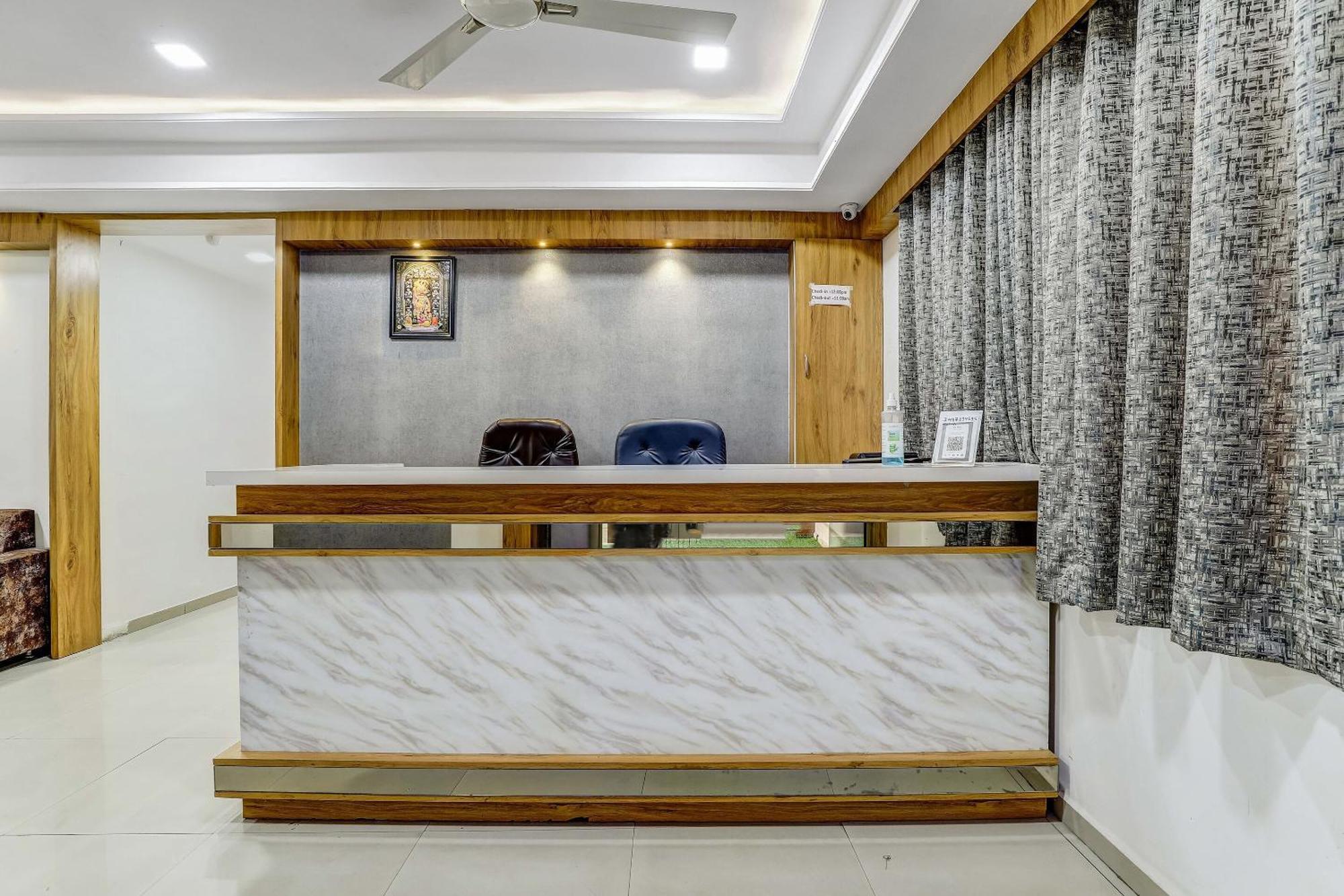 Отель Capital O Maple View Naroda Экстерьер фото