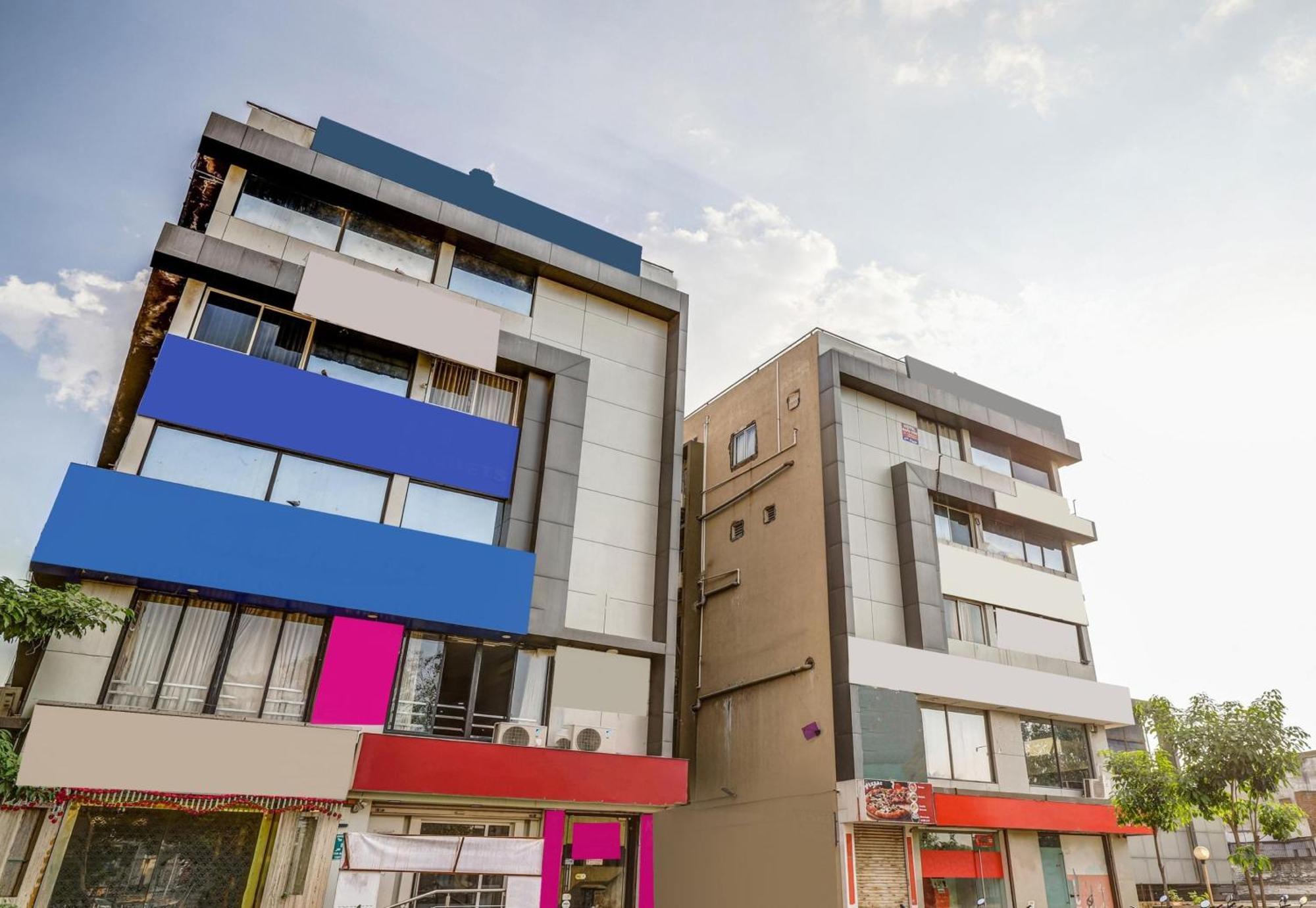 Отель Capital O Maple View Naroda Экстерьер фото