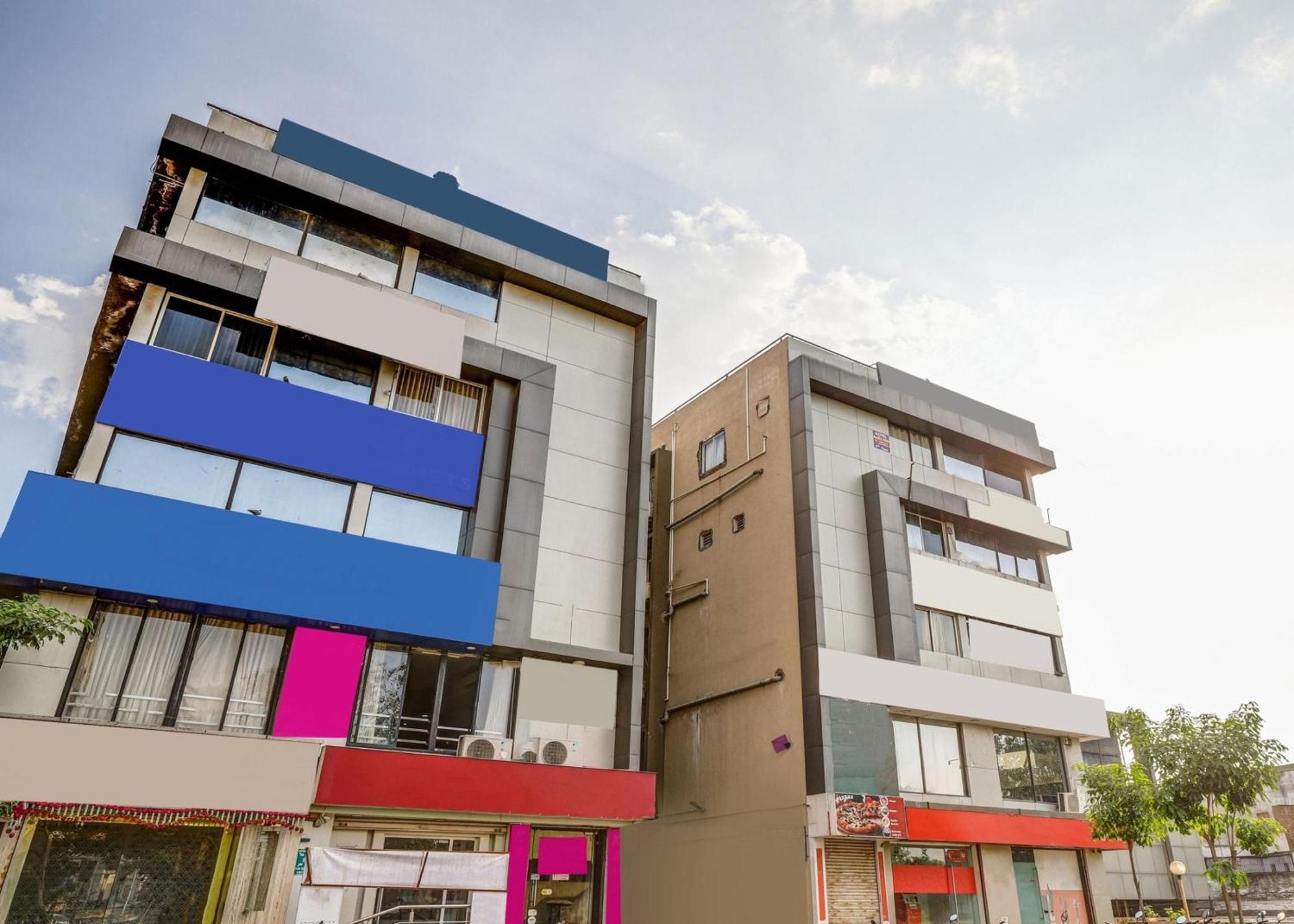 Отель Capital O Maple View Naroda Экстерьер фото