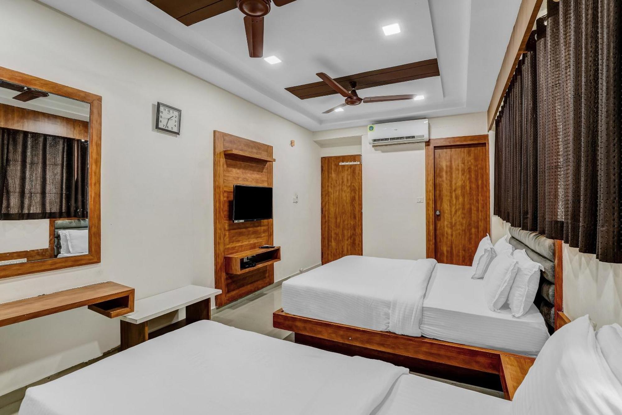 Отель Capital O Maple View Naroda Экстерьер фото